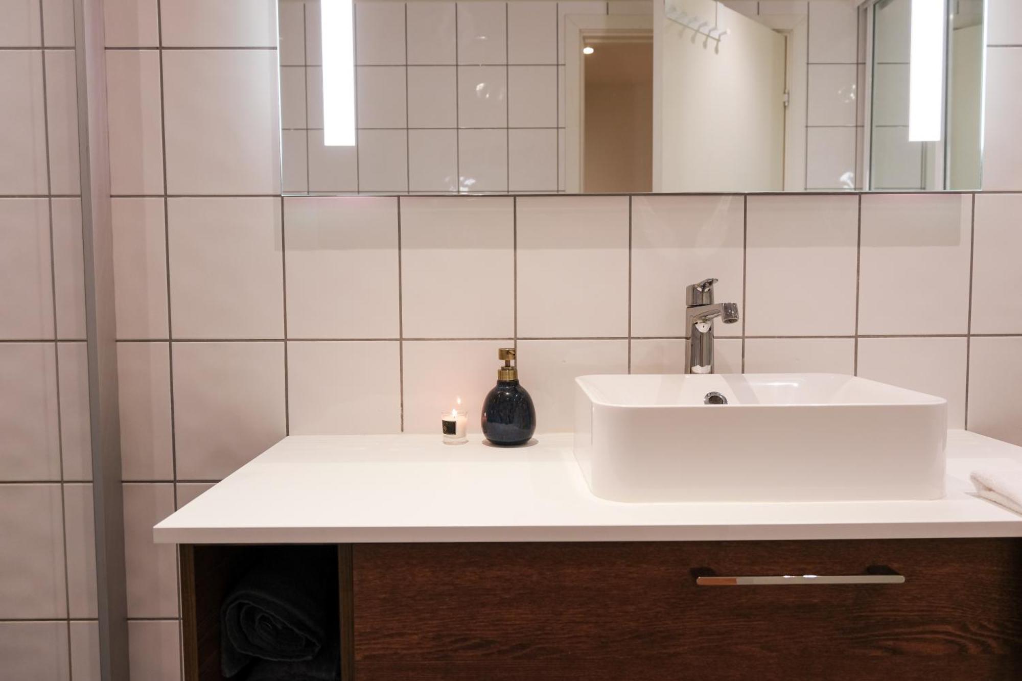 Modern Comfort In The Heart Of Берген Екстериор снимка