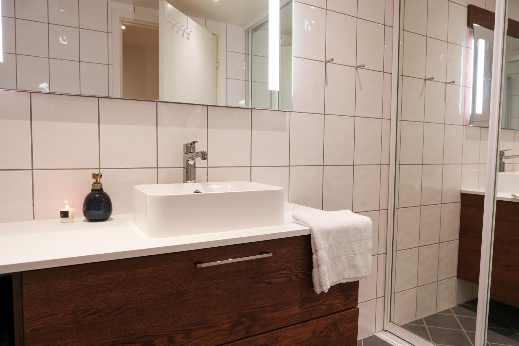 Modern Comfort In The Heart Of Берген Екстериор снимка