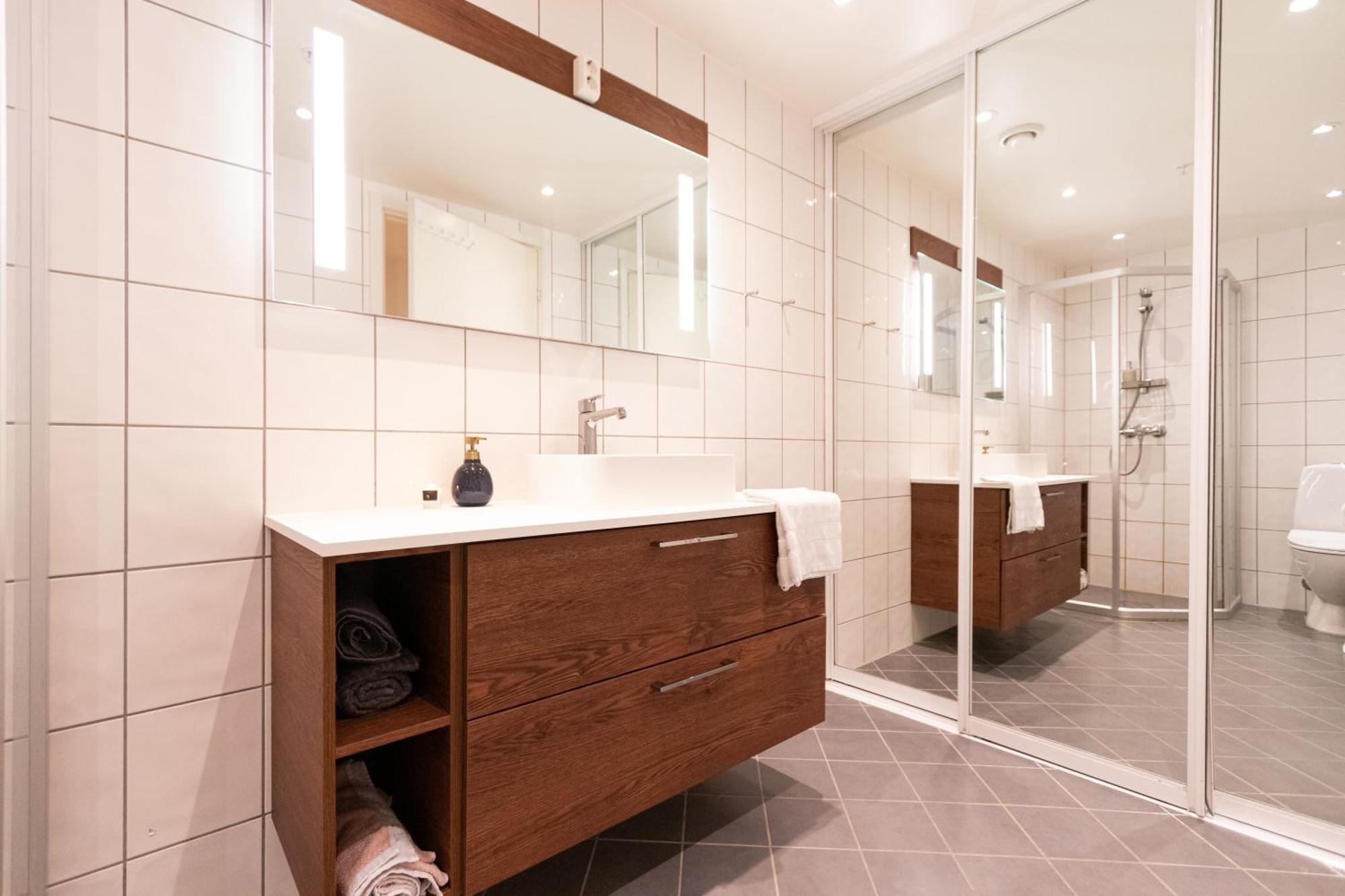 Modern Comfort In The Heart Of Берген Екстериор снимка